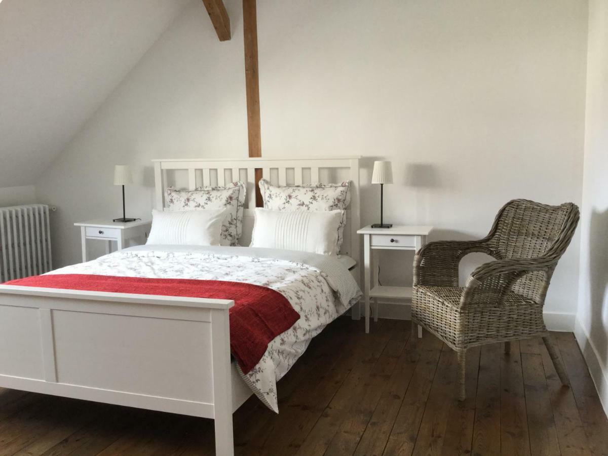 Les Marronniers Bed and Breakfast Saint-Didier-en-Velay Exteriör bild